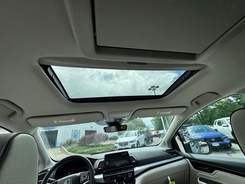New 2026 Honda Odyssey Touring image 16