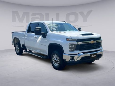 Used 2025 Chevrolet Silverado 2500 LT w/ Convenience Package AWD/4WD image 7