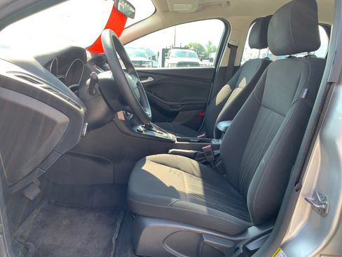 Used 2016 Ford Focus SE FWD image 9