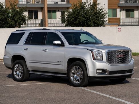Used 2018 GMC Yukon Denali w/ Open Road Package AWD/4WD image 3
