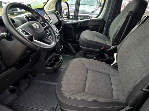 Used 2025 RAM ProMaster 2500 w/ Quick Order Package 22H SLT+ FWD image 19