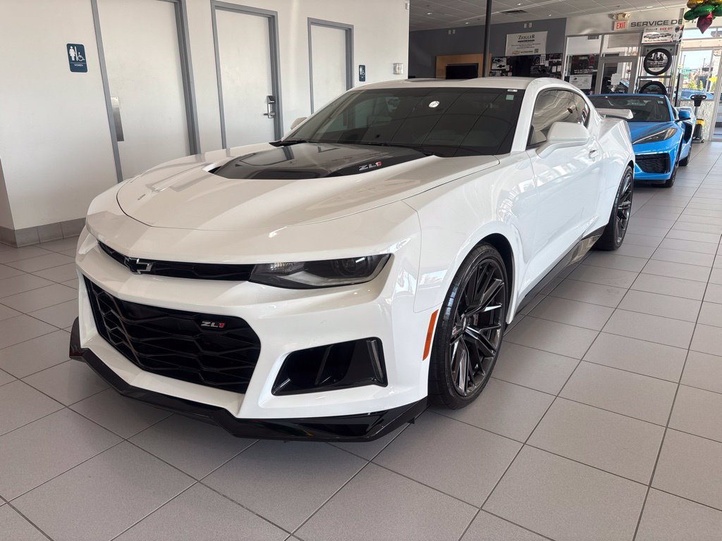 Used 2018 Chevrolet Camaro ZL1 RWD image 14