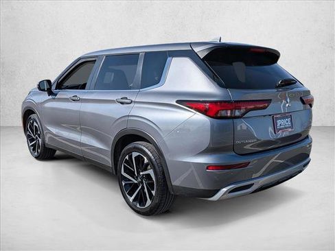 Used 2024 Mitsubishi Outlander SE image 8