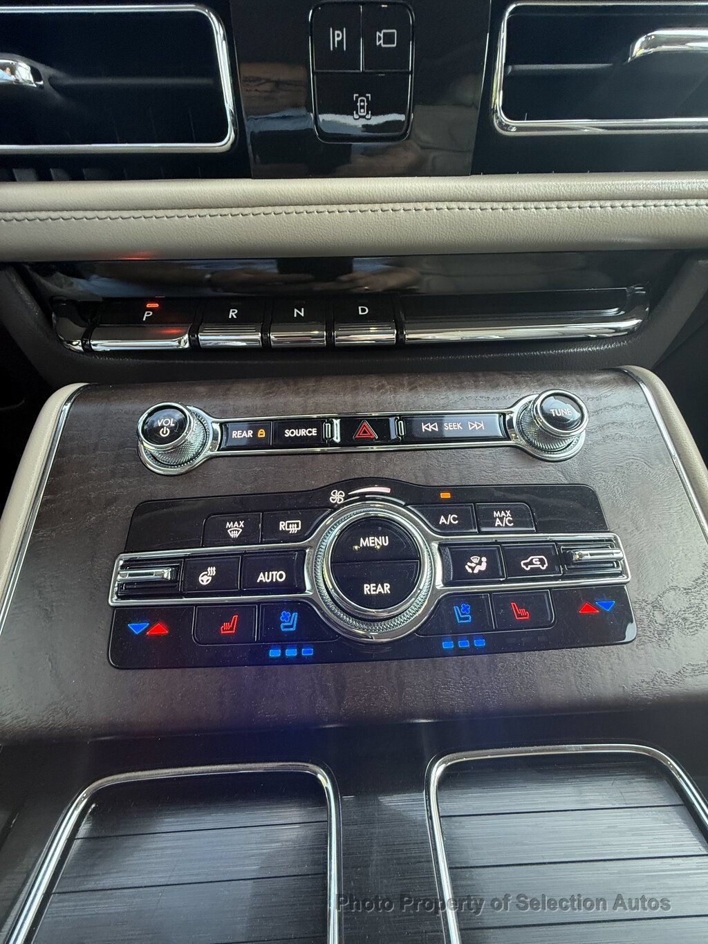 Used 2022 Lincoln Aviator Grand Touring w/ Equipment Group 301A AWD/4WD image 33