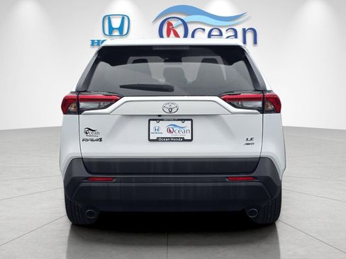Used 2022 Toyota RAV4 LE image 4