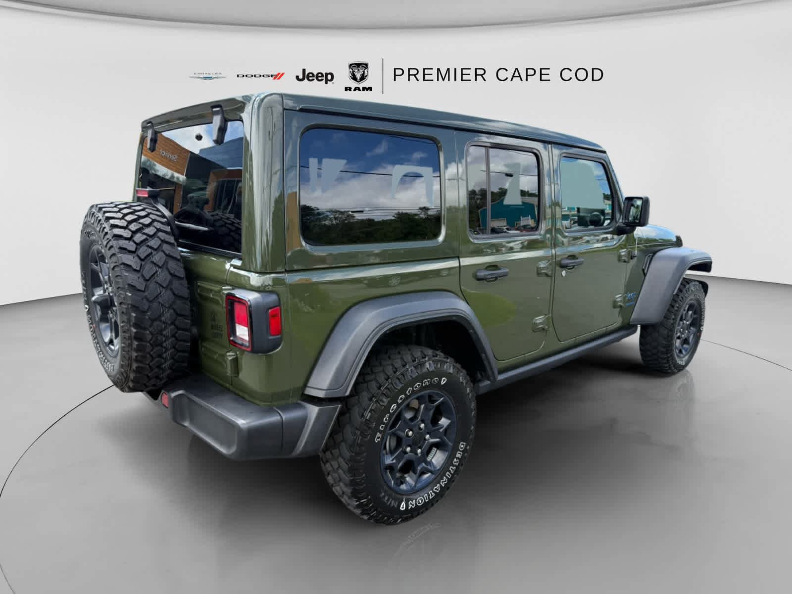 Used 2023 Jeep Wrangler Unlimited w/ Sun & Screen Package AWD/4WD image 14