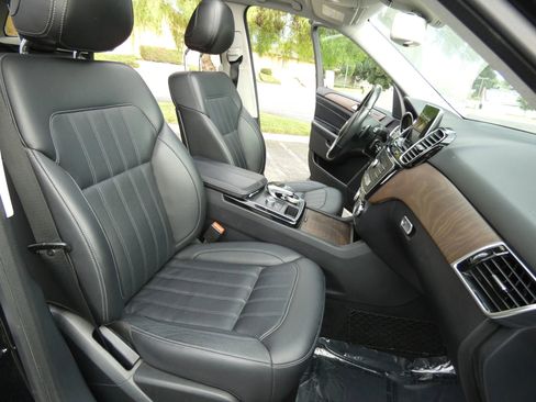 Used 2016 Mercedes-Benz GLE 350 w/ Premium Package image 27