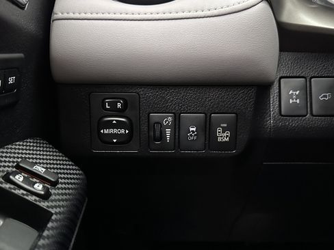 Used 2015 Toyota RAV4 Limited w/ Technology Package AWD/4WD image 23