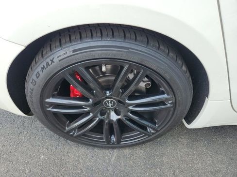 Used 2021 Maserati Ghibli S image 10