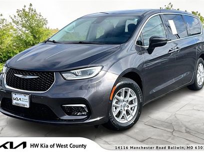 Used 2023 Chrysler Pacifica Touring-L