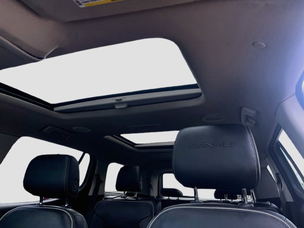 Used 2019 GMC Acadia Denali w/ Technology Package FWD image 23