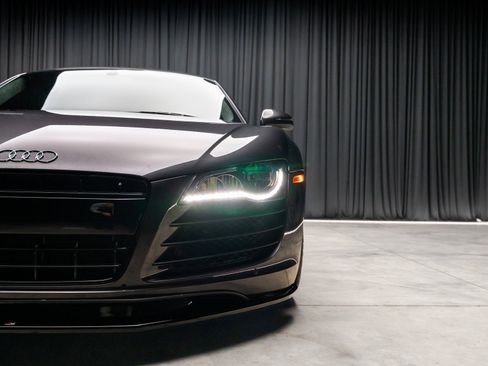 Used 2011 Audi R8 V8 image 19