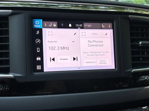 Used 2022 Chrysler Voyager LX FWD image 8