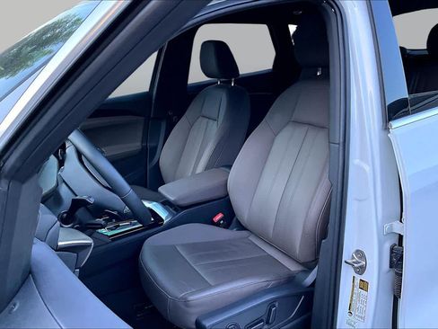 Used 2025 Audi Q5 Premium Plus AWD/4WD image 8
