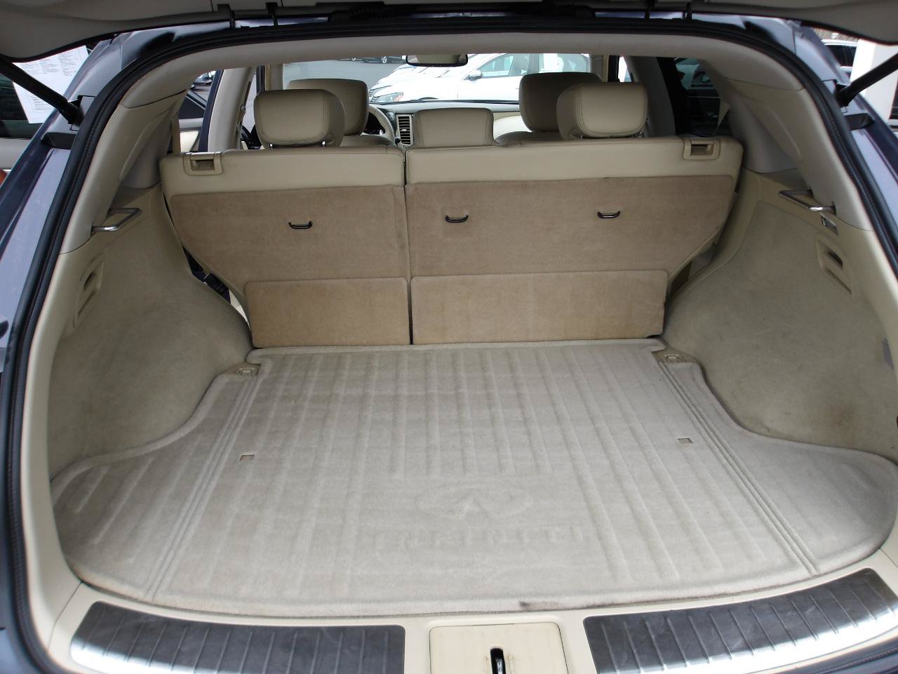 Used 2009 INFINITI FX35 AWD w/ Technology Pkg image 11