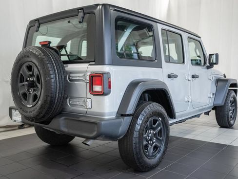 Used 2024 Jeep Wrangler Unlimited Sport AWD/4WD image 4