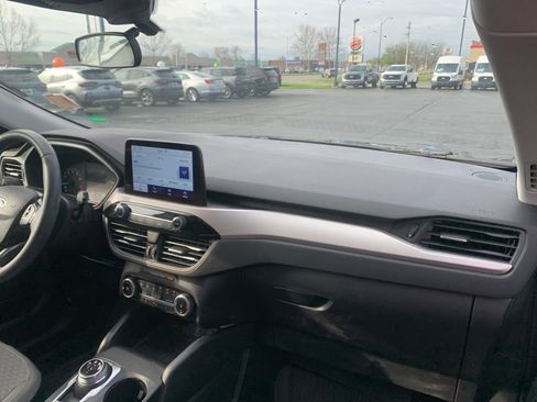 Used 2022 Ford Escape SE w/ Cold Weather Package image 16