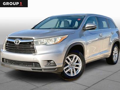 Used 2016 Toyota Highlander LE