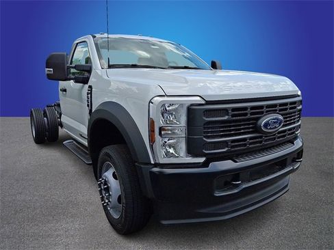 New 2025 Ford F550 2WD Regular Cab Super Duty image 3