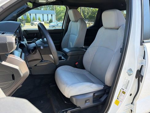 Used 2024 Toyota Tacoma SR5 AWD/4WD image 18