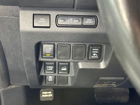 Used 2024 Nissan Frontier SV w/ SV Convenience Package image 19