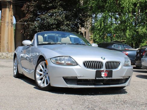 Used 2006 BMW Z4 3.0si RWD image 1