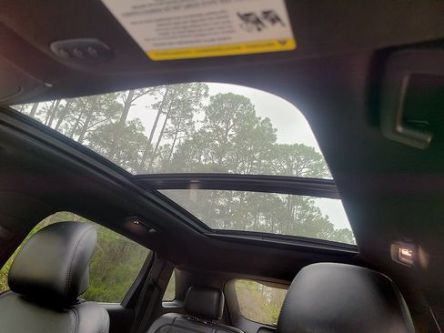 Used 2017 Lincoln MKX Reserve image 12