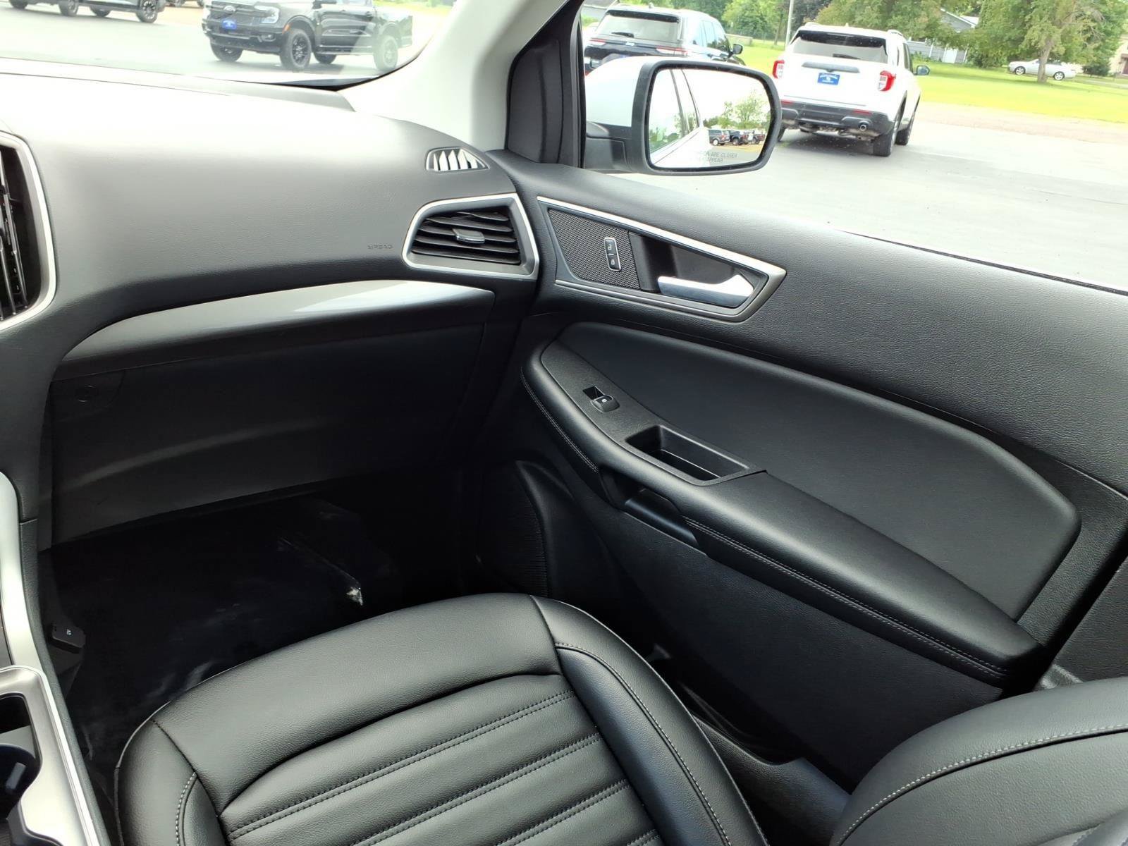 Used 2023 Ford Edge SEL w/ Convenience Package AWD/4WD image 12