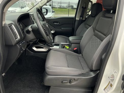 Certified 2025 Nissan Frontier SV w/ SV Convenience Package image 21