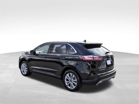 Used 2024 Ford Edge Titanium image 3