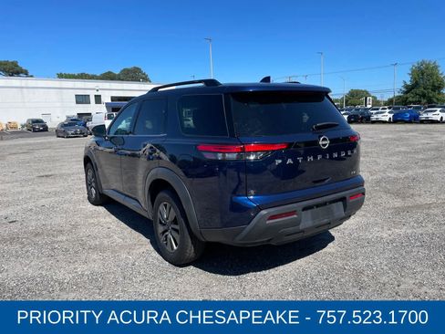 Used 2024 Nissan Pathfinder SV FWD image 3