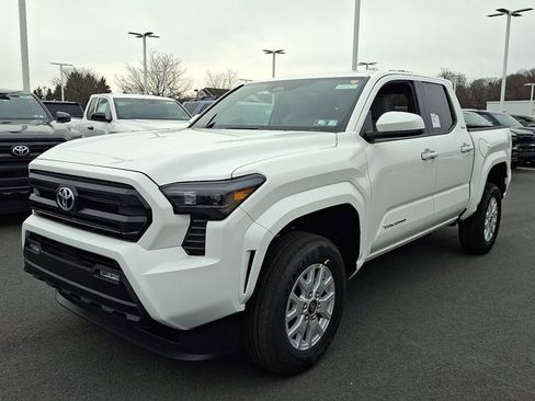 New 2026 Toyota Tacoma SR5 image 3