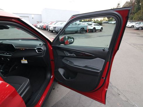 Used 2026 Chevrolet TrailBlazer LT w/ Convenience Package AWD/4WD image 16