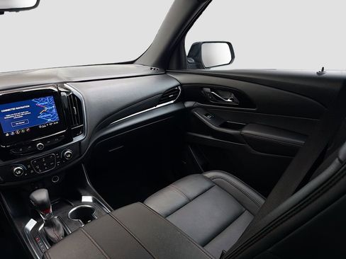 Used 2023 Chevrolet Traverse RS FWD image 24