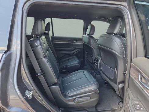 Certified 2025 Jeep Grand Cherokee L Limited RWD image 21