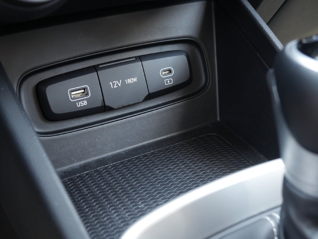 Used 2025 Hyundai Venue SEL FWD image 10