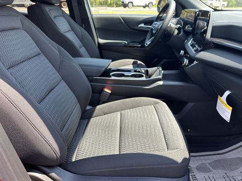 New 2026 Chevrolet Equinox LT w/ Safety and Technology Package FWD image 15