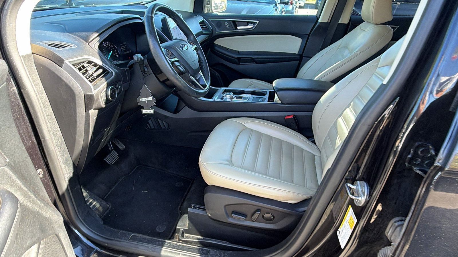 Used 2024 Ford Edge SEL AWD/4WD image 16
