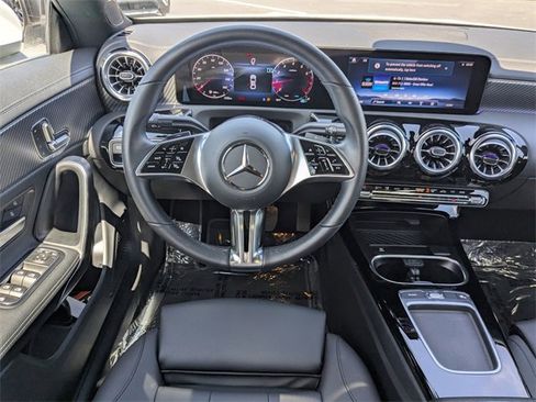 Used 2025 Mercedes-Benz CLA 250 image 16