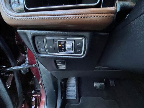 Certified 2021 Lincoln Nautilus Reserve w/ Equipment Group 202A image 17