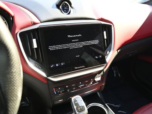 Certified 2022 Maserati Ghibli Modena Q4 image 27