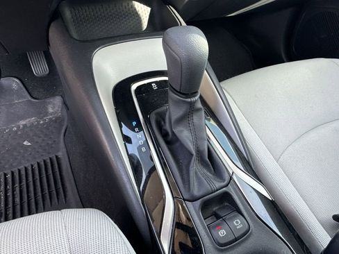 Used 2022 Toyota Corolla LE FWD image 20