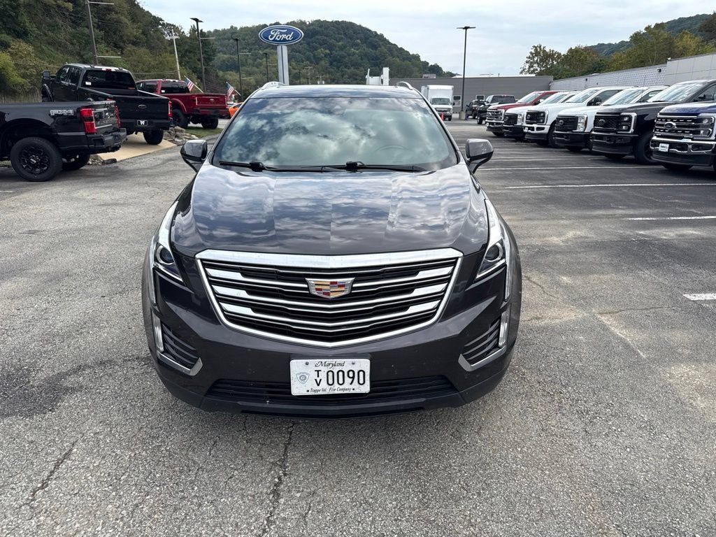 Used 2017 Cadillac XT5 Luxury w/ Driver Awareness Package FWD image 4
