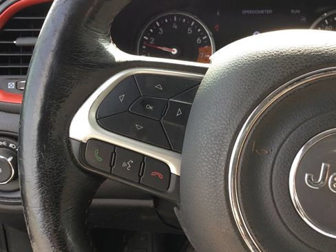 Used 2020 Jeep Renegade Trailhawk w/ Premium Leather Group AWD/4WD image 9