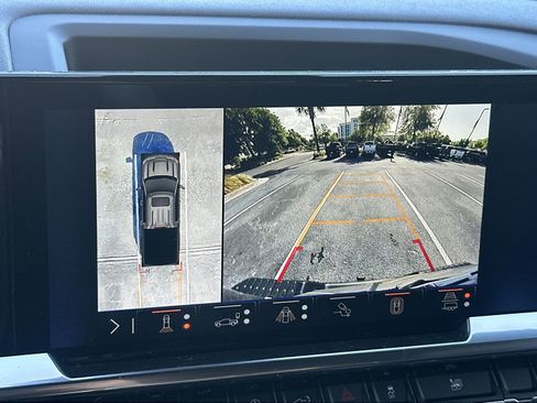 Used 2024 Chevrolet Silverado 1500 High Country w/ Technology Package image 27