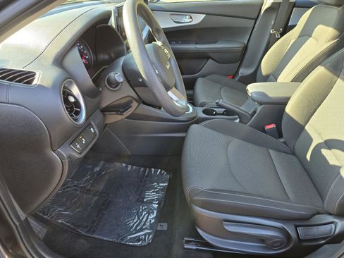 Certified 2023 Kia Forte LXS w/ LXS Technology Package image 13