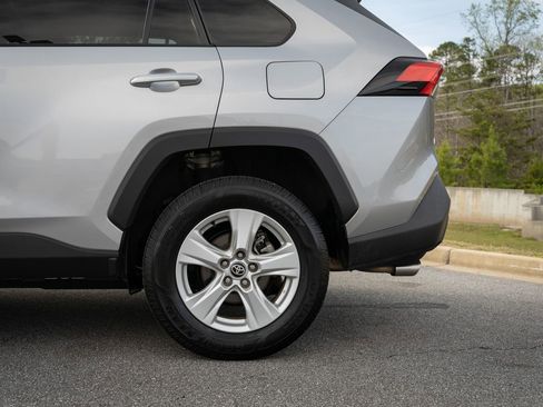 Used 2021 Toyota RAV4 XLE w/ Convenience Package image 6