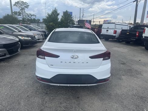 Used 2019 Hyundai Elantra SE w/ Cargo Package image 3