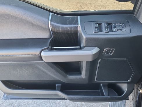 Used 2020 Ford F150 Platinum image 14