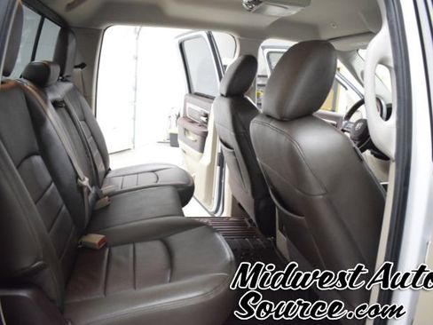 Used 2018 RAM 1500 SLT image 32